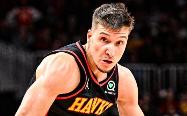 穆内齐：我妻子流产我都去踢非洲杯预选赛，正赛为何不带我？（穆内齐发声：妻子流产仍赴非洲杯预选，为何正赛却未被征召？）