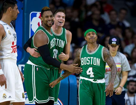 媒体人：跨年制度是迟早要考虑的，跨了才能真正融入世界体系（媒体人：跨年赛制迟早要上马，实施后方能真正融入全球体系）