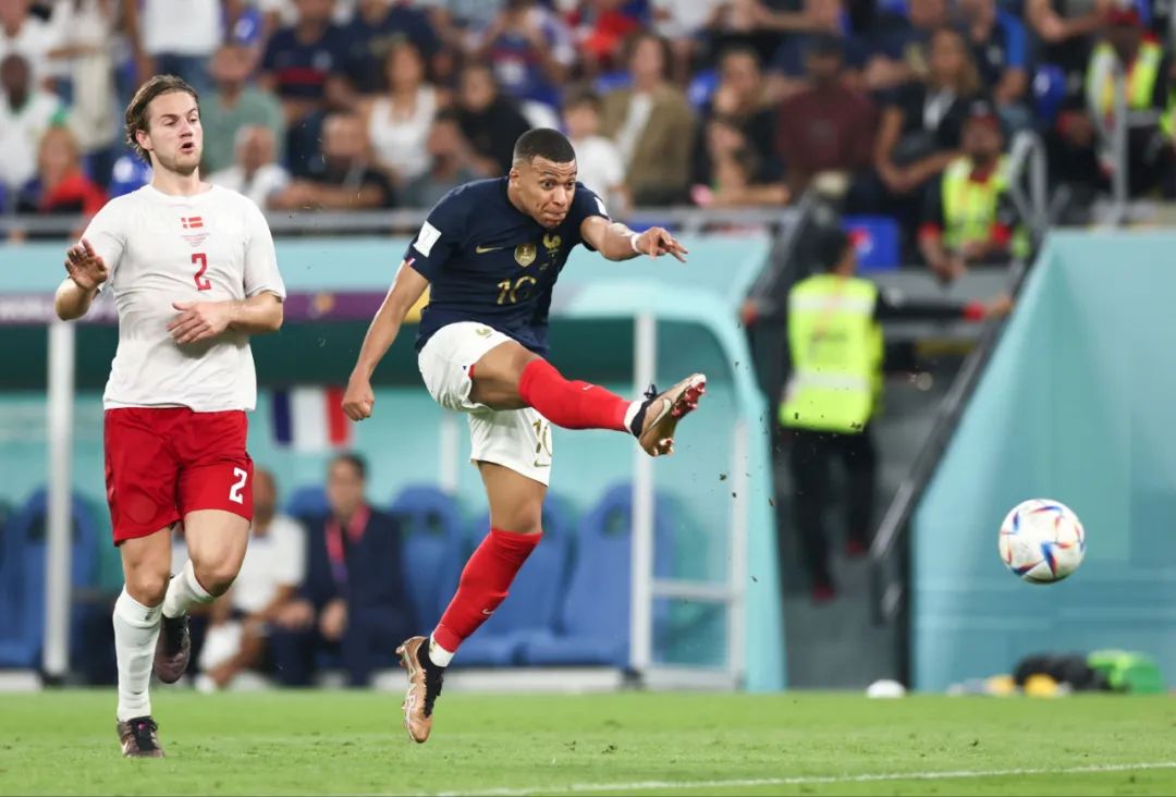 喜忧参半：队报盘点法国国脚们近一个月的表现（起伏并存：队报盘点法国国脚近一个月的发挥）