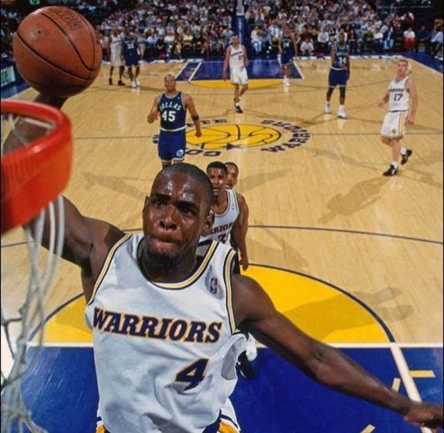 罗体：卢卡库本周末可能归队，预计意超杯半决赛踢米兰时复出（罗马体育报：卢卡库或于本周末归队，预计在意超杯半决赛对米兰时复出）