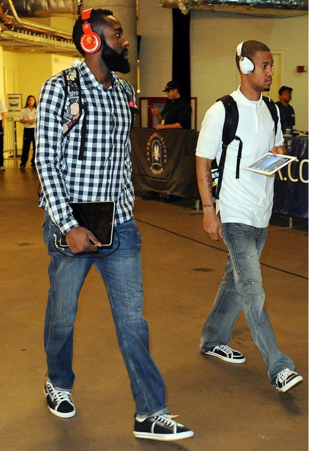 巴媒：奥斯卡此前并无严重心脏问题病史，医生正调查异常原因（巴媒称奥斯卡无严重心脏病史，医生正调查异常成因）