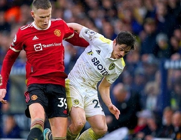 17岁290天，卡尔成为欧冠历史连续3场进球最年轻的球员（17岁290天，卡尔创欧冠最年轻连续三场破门纪录）